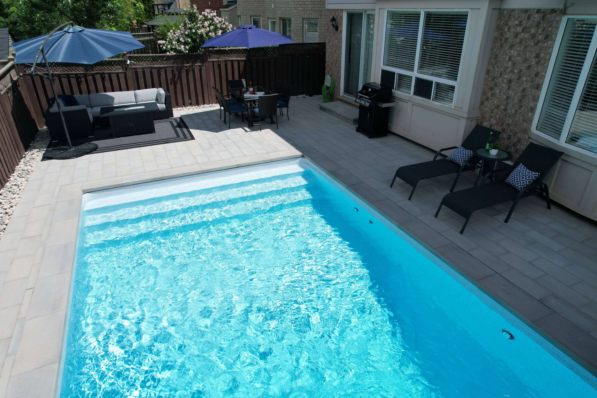 Modern-Pool-Deck
